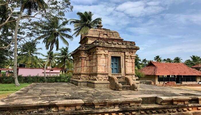 famous temples in Chennai is Parthasarathy Temple that is dedicated to Lord Krishna