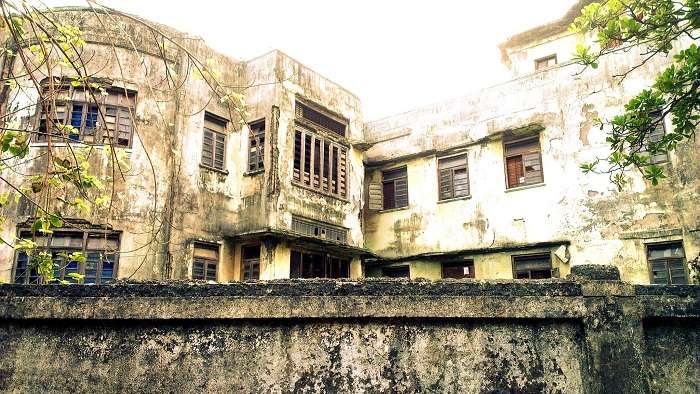 One of the haunted places in Hyderabad is Ravindra Nagar 