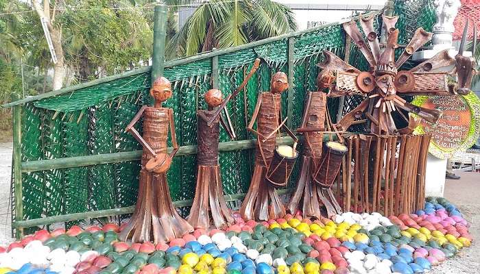 An art made of coconut palm parts