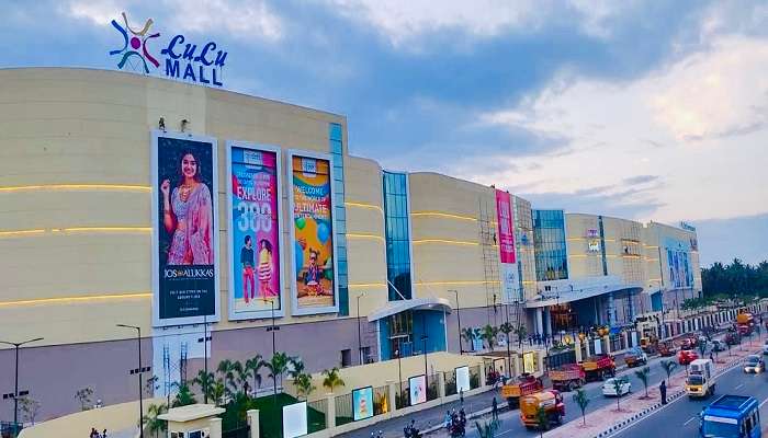 Lulu Mall Akkulam Thriruvananthapuram, Kerala
