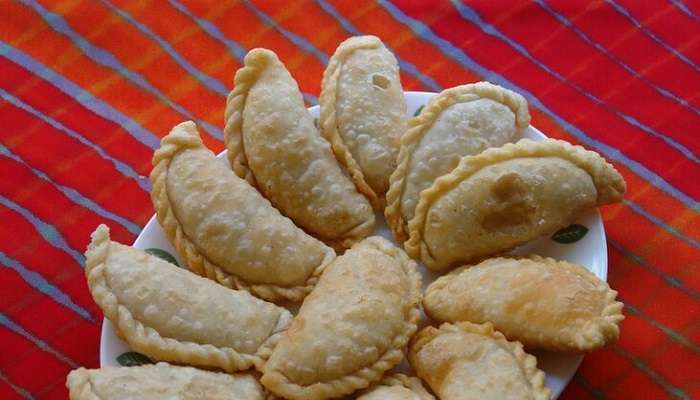 The view of one of the famous Gujarati dishes, Ghughra.