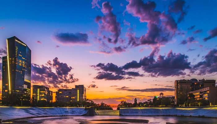 Ritz Carlton honeymoon hotel in Singapore