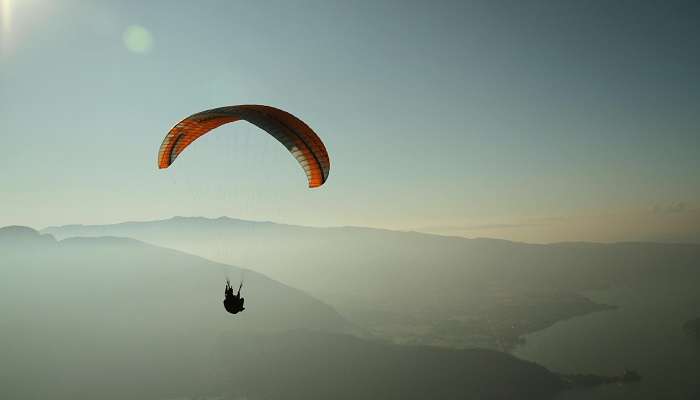 Why Paragliding In Bhimtal Is Special