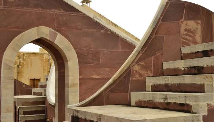 दिगमास जंतर मंतर जयपुर का पर्यटन स्थल है