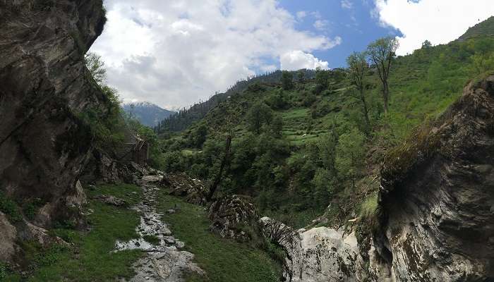 Kheerganga Trek in Kasol in winter