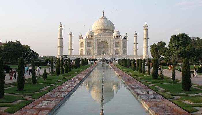 explore agra with your love.
