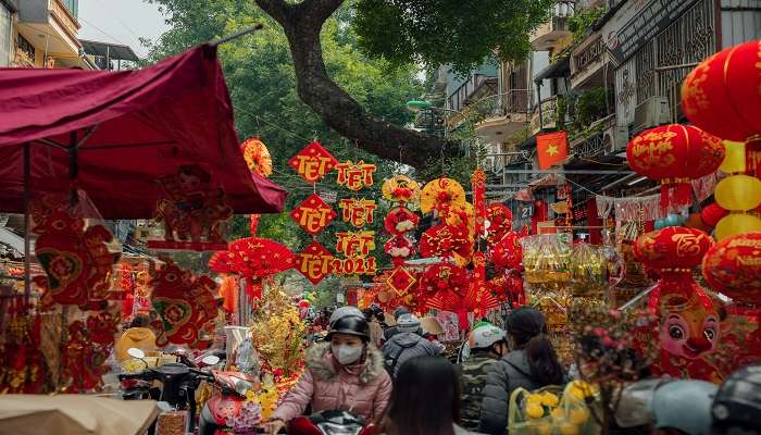 Choe-Kyong Losar – The first day of the Tibetan 
calendar - Losar Tibetan New Year
