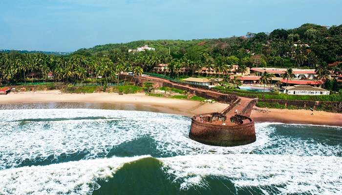 Aguada Beach, one of the places to visit in Goa