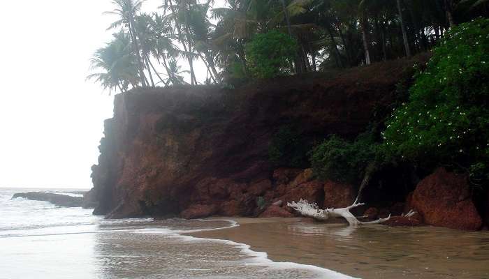 Kizhunna Beach is beautiful, less crowded and pristine