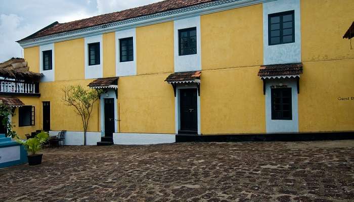 The elegant Terekhol Fort is one of the places to visit in Goa