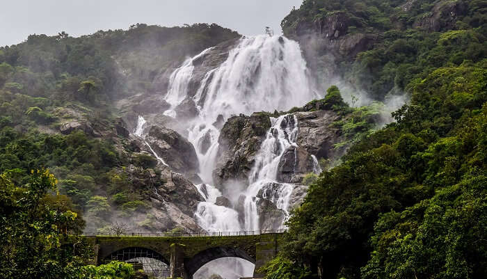 दूधसागर जलप्रपात