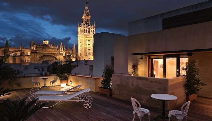 Find the perfect place to stay in Seville