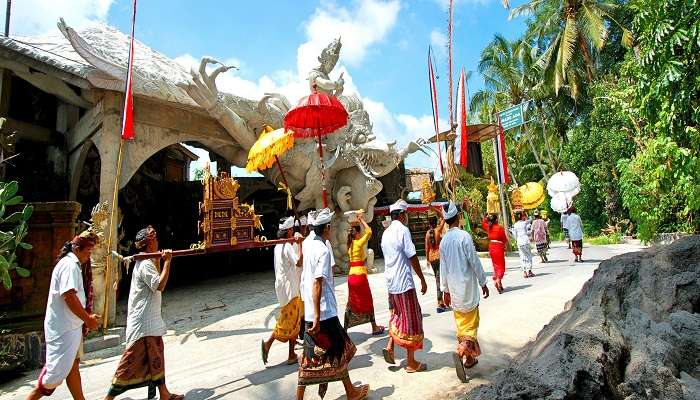 Ada Garuda Gallery is a museum showcasing a unique collection rich in Indonesia’s cultural history