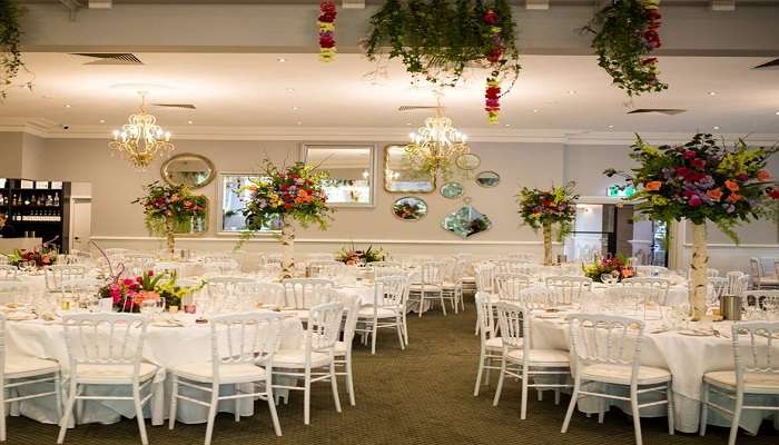 Tatra Reception a white decore with floral decoration wich makes it a perfect wedding venue in malbourne 