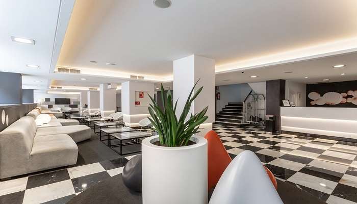 Find best hotels in Seville