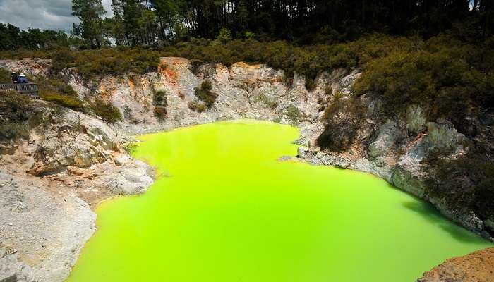 Devil's bath, new zealand in november