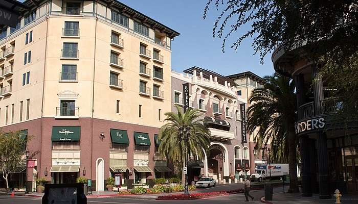 800px-Hotel_Valencia,_Santana_Row_(4961844298)