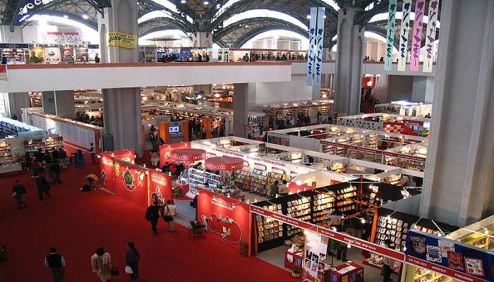 Pragati_Maidan,_inside_hall_18