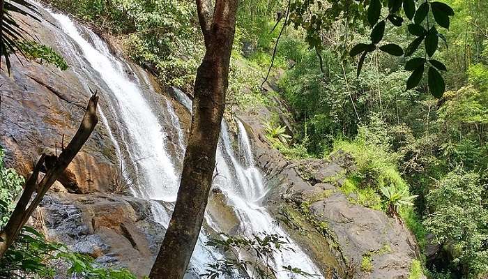 Alakapuri Waterfall