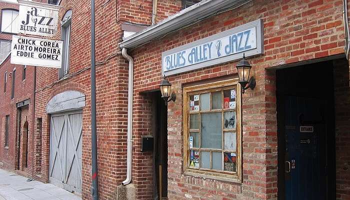 Blues Alley - Tap Your Feet To Jazz Music