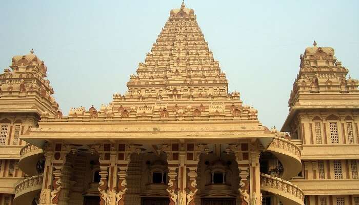 Chattarpur Temple, one of the religious places to visit in Delhi