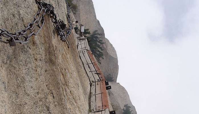 Cliff walking at Huashan Mountain