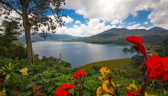 Lake Buyan