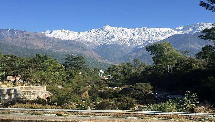 enjoy the view at the best places to visit in Himachal in January