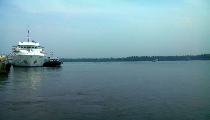 Passenger ship leaving Beypore port for the Laccadive Islands