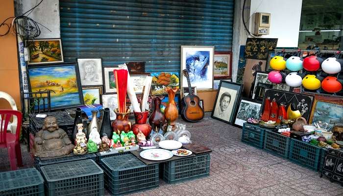 Visit Flea Market in Dubai