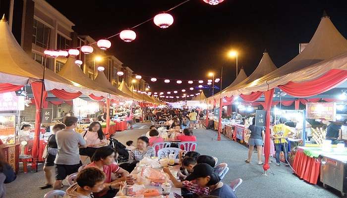 Pasar Kereneng is the second largest traditional market in the region