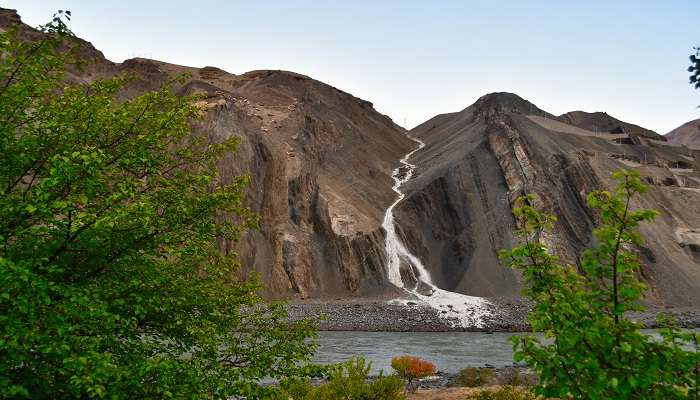 A stunning view of Fotu La, one of the best places to visit near Srinagar