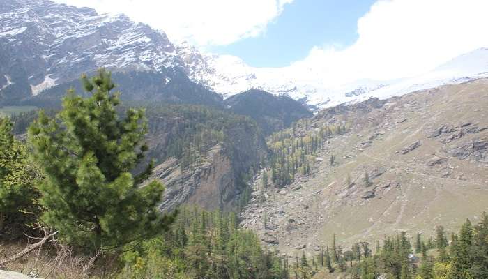 Gulaba Valley- one of the best places to visit in Manali in December