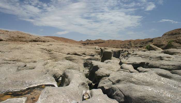 trekking at Hatta Rock Pools, among free things to do in Dubai