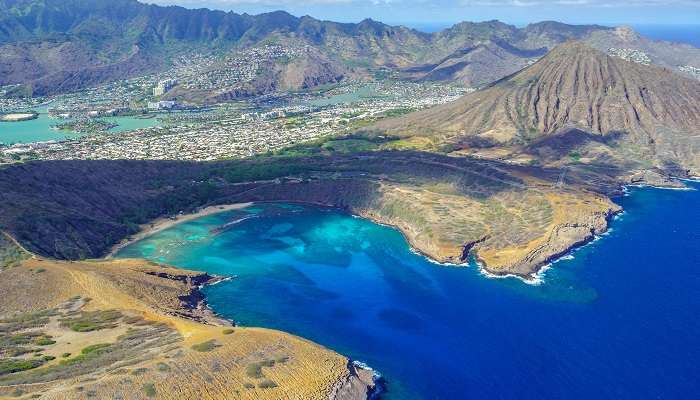 Discover the places to visit in November in world and add Hawaii to your must visit list