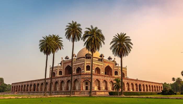 Humayun’s Tomb- romantic places in Delhi