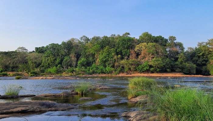Illithode, places to visit near Athirapally Waterfalls