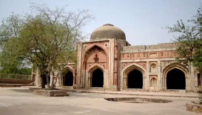 The tomb of Jamali-Kamali, one of the best tourist attractions in Delhi