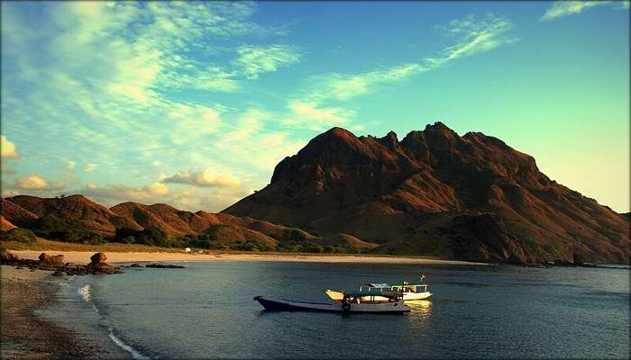 national park to visit in Innational park to visit in Indonesia, as this is a beautiful place. donesia, as this is a beautiful place.