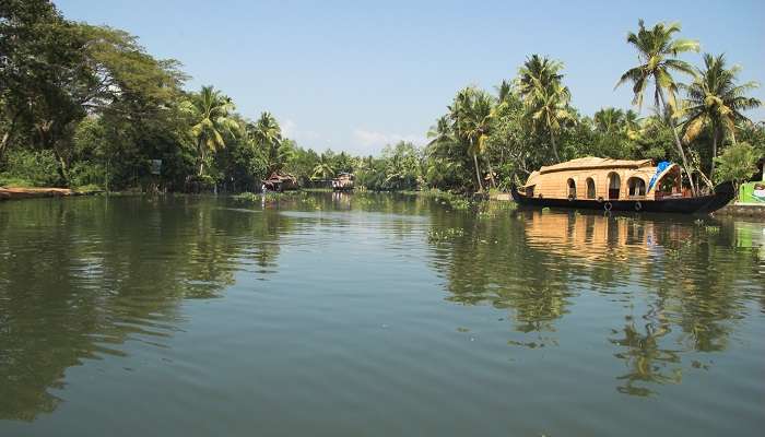 KumarakomHouseBoat