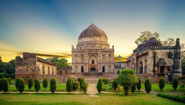 Lodhi Garden- romantic places for couples in Delhi