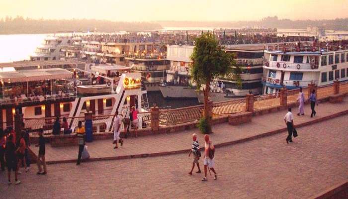 A stunning view of sunset at Mandovi river