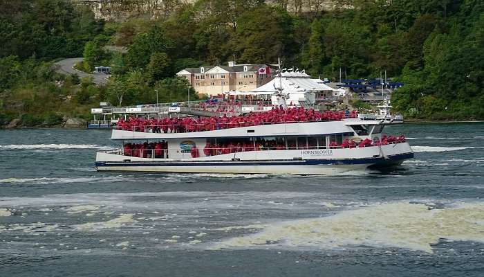 Niagara Falls Boat Tour