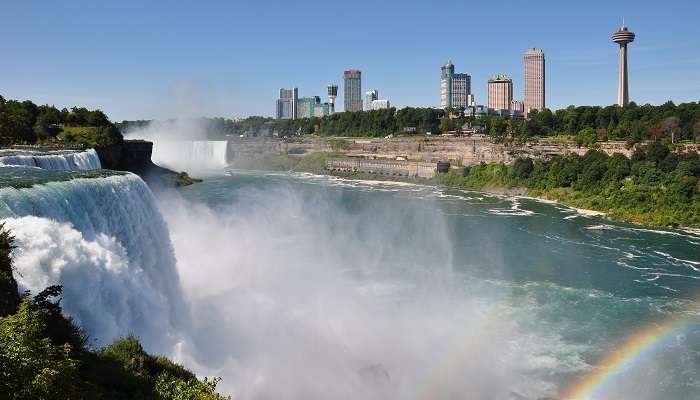 A spectacular view of Niagara Falls