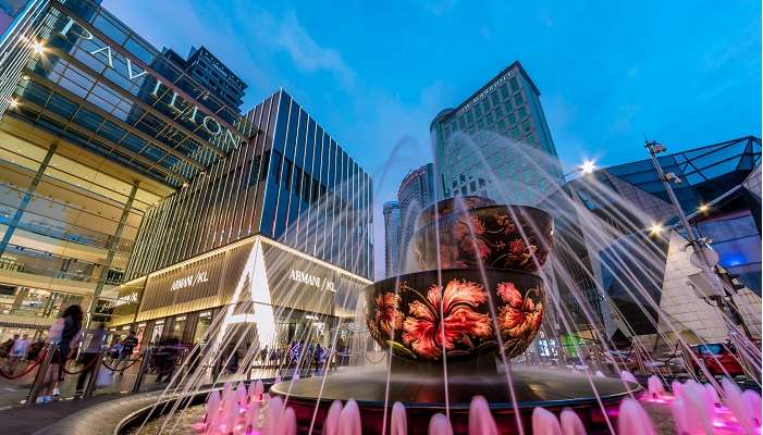 an iconic pavillion kaula lumpur is the luxury shopping, entertainment and dinning hub