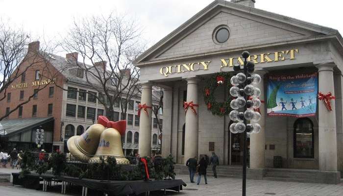 Quincy market, christmas in boston