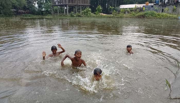 Kids enjoying a good swim in one of the parks in Kochi