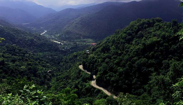 A spectacular view of Ranikhet which is one of the amazing hills stations near Uttar Pradesh