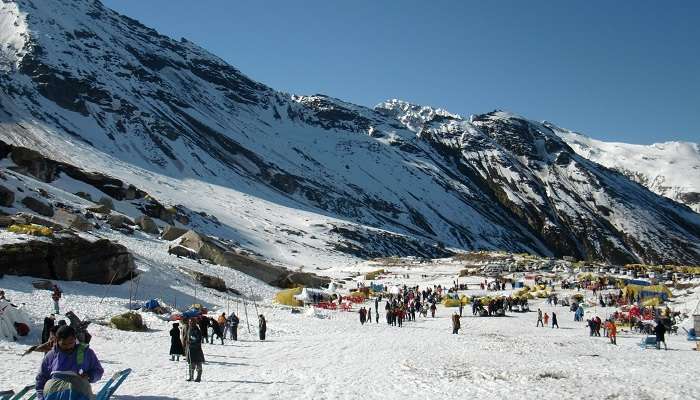 Skiing in Rohtang Pass