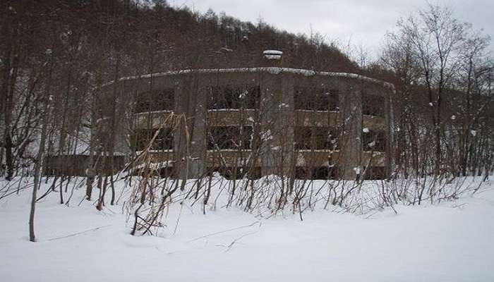 explore this school house which is abandoned.